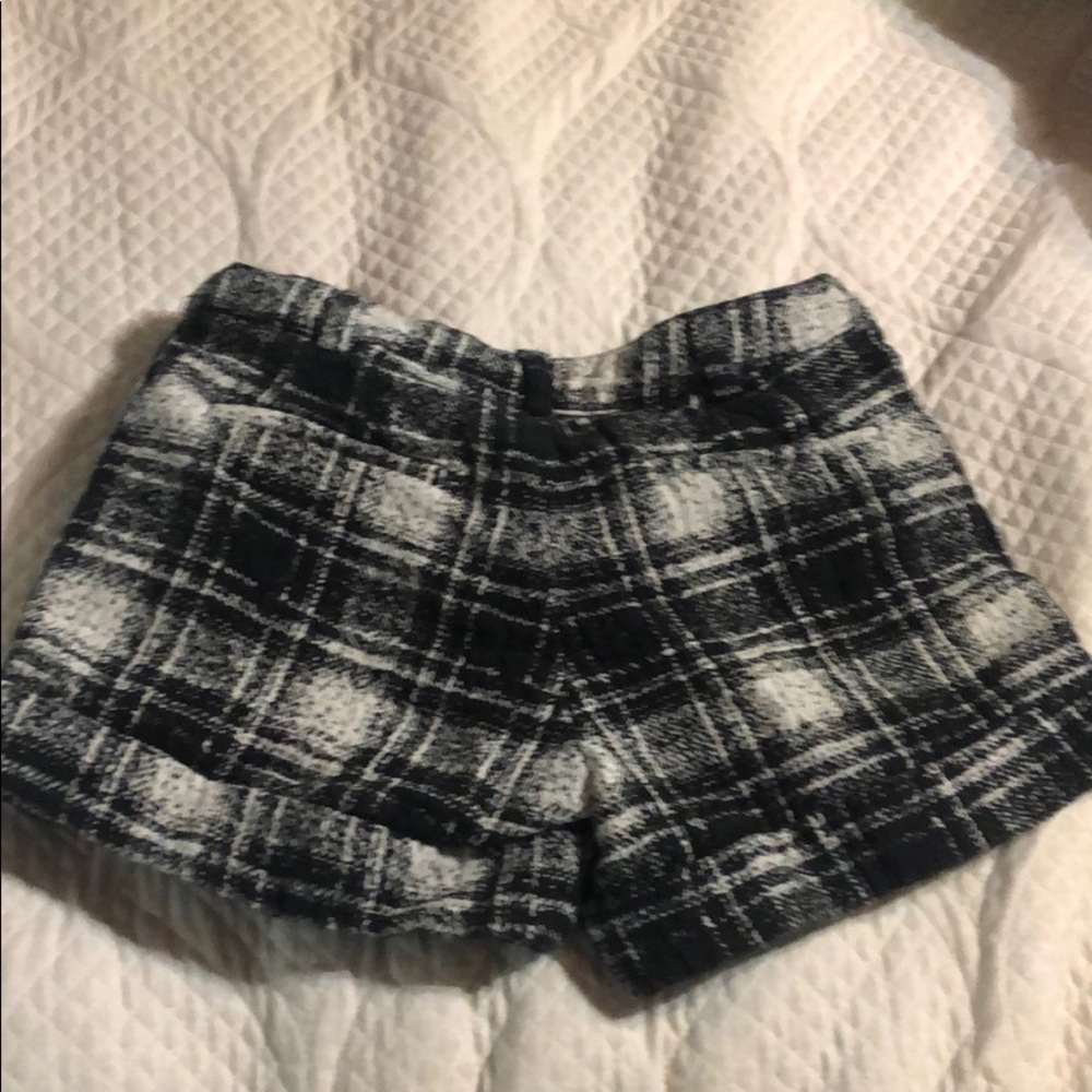 Shorts - Picture 2 of 3
